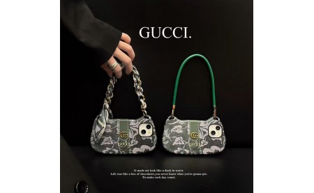 Gucci Iphone17 16 Case Burberry Prada coach Galaxy S25 z flip 7 Case Yves Saint Laurent