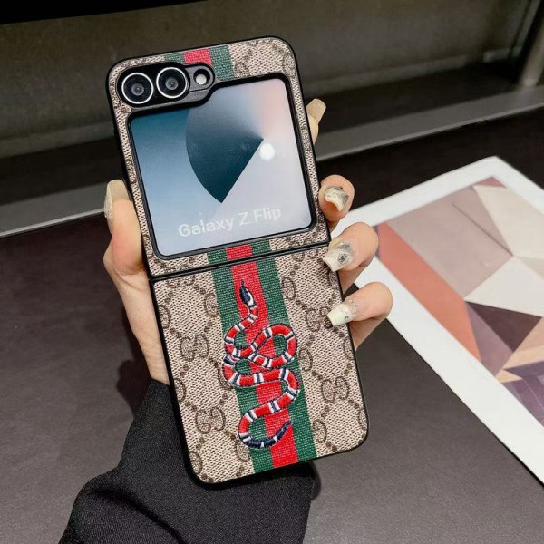 Luxury gucci galaxy z flip 6 5 7 Case Back Cover coqueoriginal luxury fake samsung z flip series case shellFashion Brand gucci galaxy z flip 7 6 5 4 Full Cover housseLuxury gucci samsung z flip 7 flip 6 Case Back Cover schutzhülle
